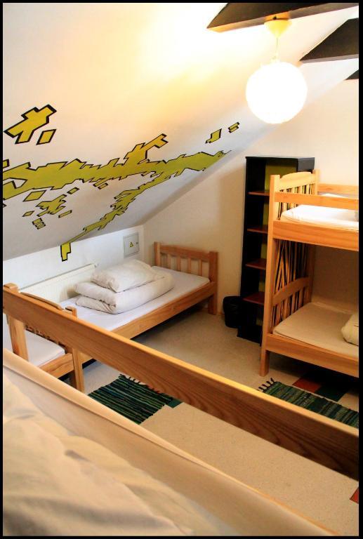 Pogo Hostel Vilna Habitación foto Hostel room in Edinburgh, Scotland