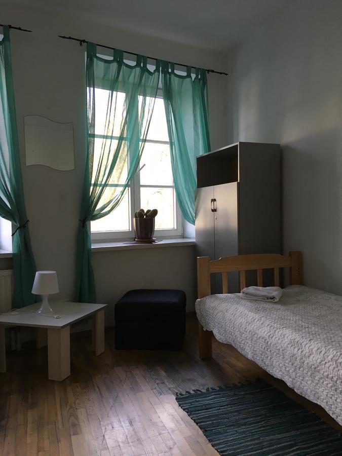 Pogo Hostel Vilna Exterior foto A typical bedroom in the hostel