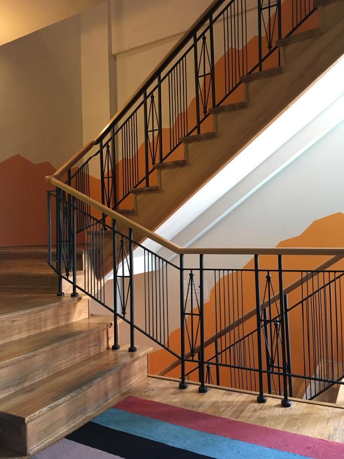 Pogo Hostel Vilna Exterior foto A handrail