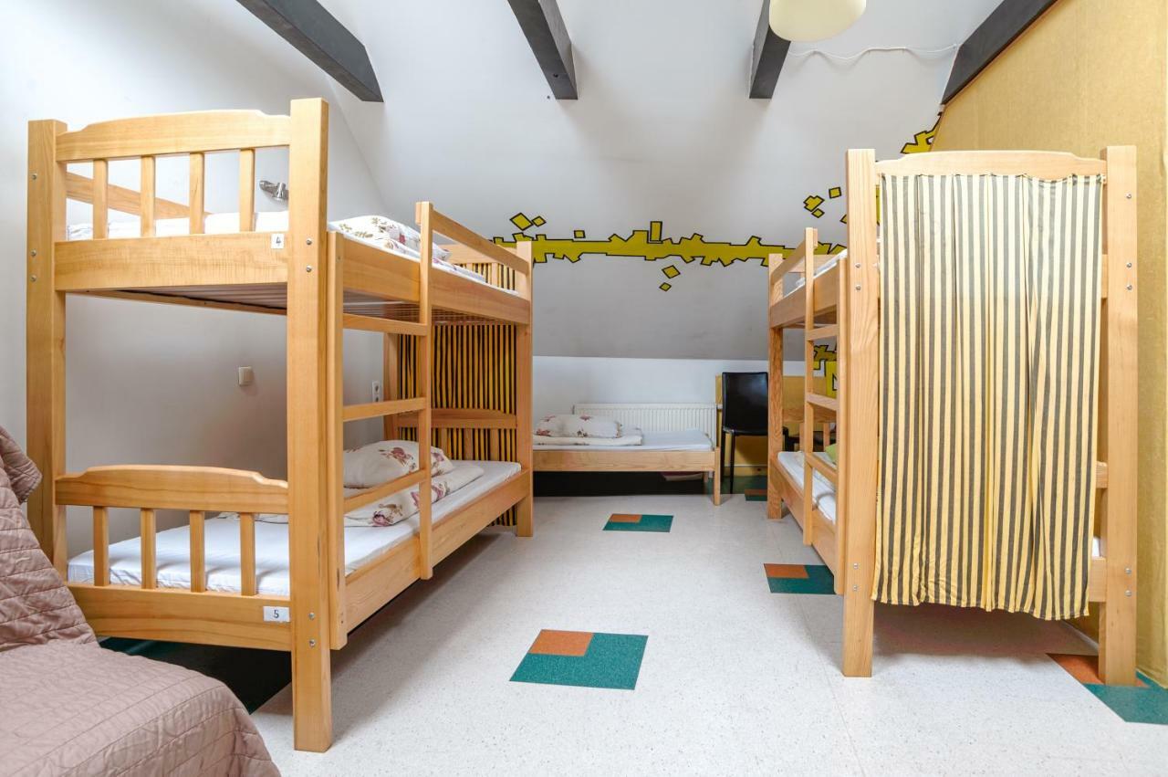 Pogo Hostel Vilna Exterior foto A room at the Minecraft Hotel